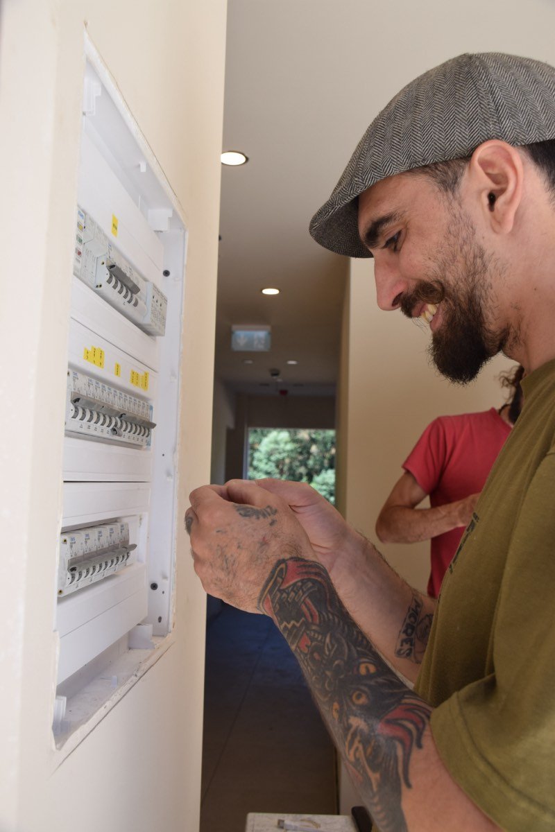 David a montar e identificar um quadro elétrico